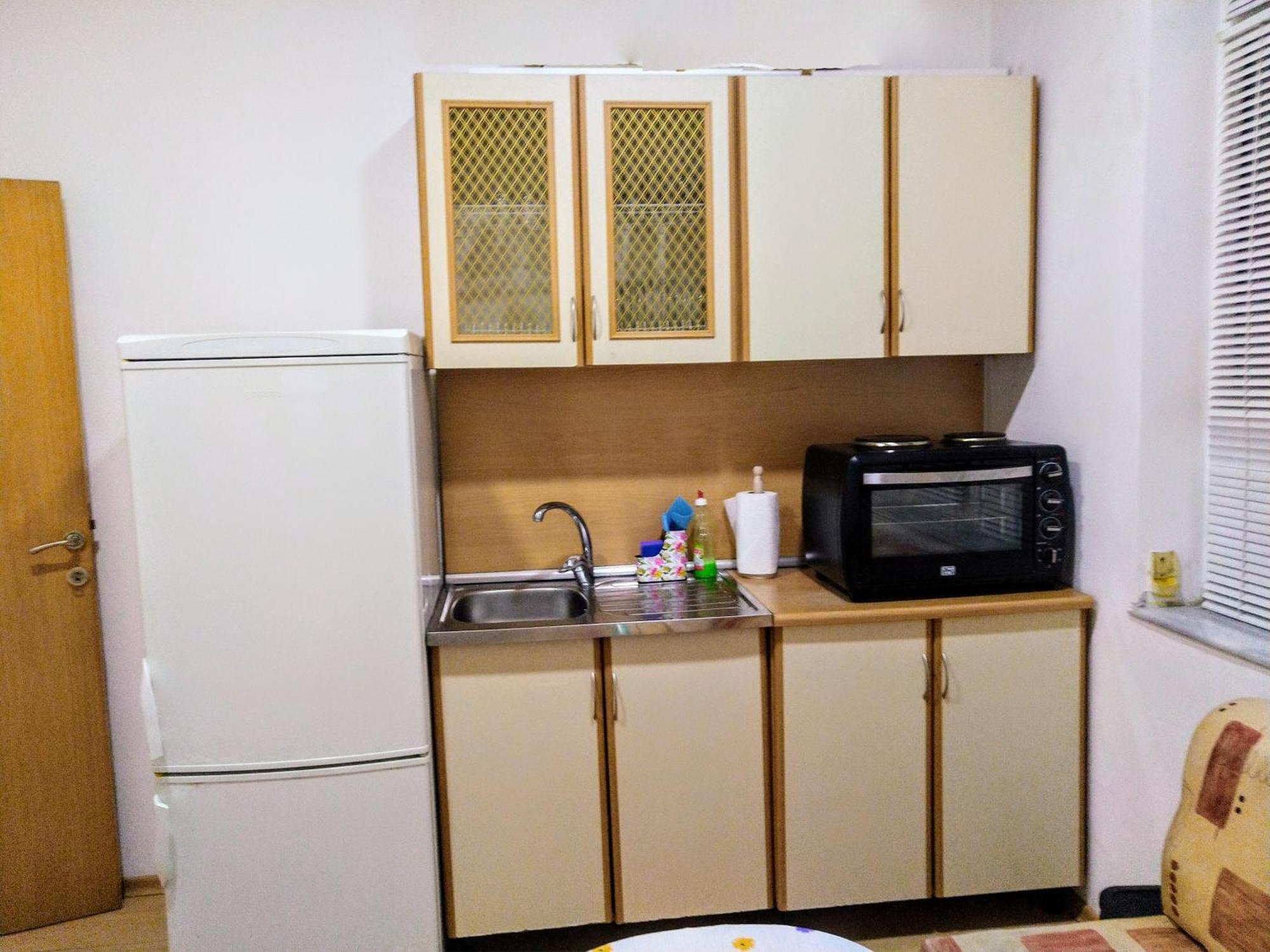 Downtown - Compact Low Cost Flat - 1St Floor Burgas Bagian luar foto